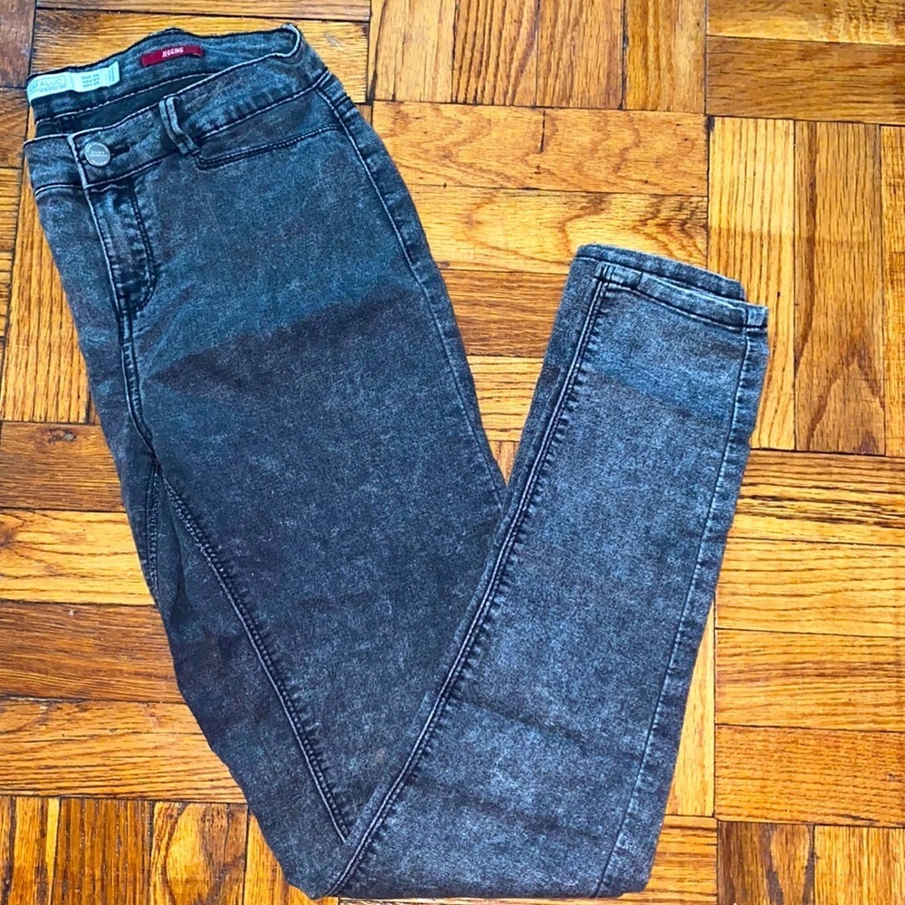 Zara gray jeggings size: 4 good condition and stretchy